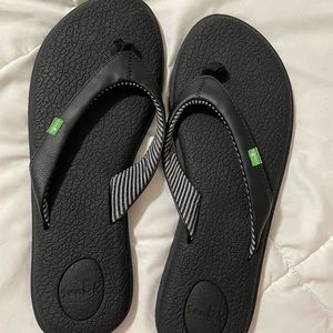 Sanuk ‘yoga bliss’  flip flops